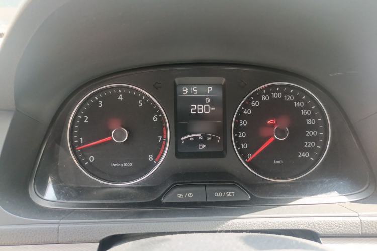 Used Volkswagen Gran Lavida 2013 1.4 TSI Automatic Comfort Model Instrument Cluster
