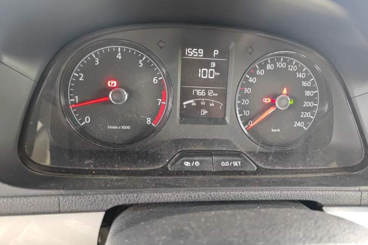 Used Volkswagen Gran Lavida 2013 1.6L Automatic Fashion Model Instrument Cluster