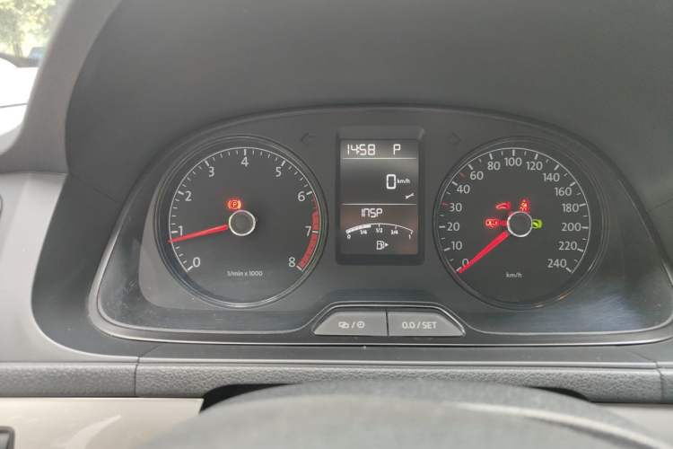 Used Volkswagen Gran Lavida 2013 1.6L Automatic Fashion Model Instrument Cluster