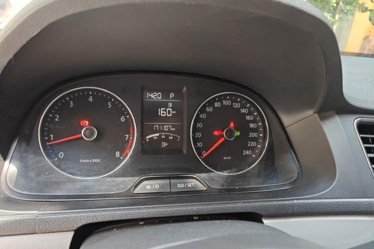 Used Volkswagen Gran Lavida 2013 1.6L Automatic Comfort Model Instrument Cluster
