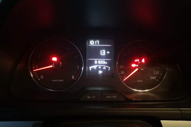 Used Volkswagen Gran Lavida 2013 1.4 TSI Manual Comfort Model Instrument Cluster