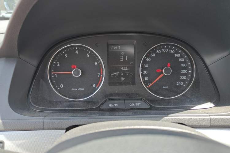 Used Volkswagen Gran Lavida 2013 1.4 TSI Manual Comfort Model Instrument Cluster