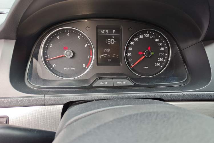 Used Volkswagen Gran Lavida 2013 1.4 TSI Automatic Comfort Model Instrument Cluster