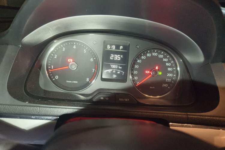 Used Volkswagen Gran Lavida 2013 1.4 TSI Automatic Luxury Model Instrument Cluster