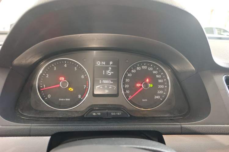 Used Volkswagen Gran Lavida 2013 1.4 TSI Automatic Comfort Model Instrument Cluster