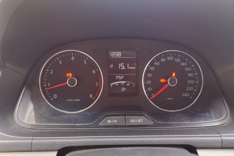 Used Volkswagen Gran Lavida 2013 1.4 TSI Manual Comfort Model Instrument Cluster