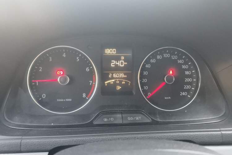 Used Volkswagen Gran Lavida 2013 1.6L Manual Comfort Model Instrument Cluster