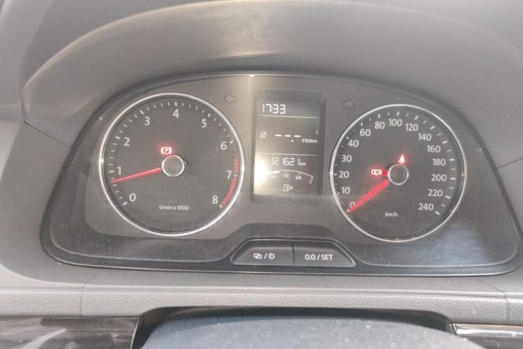 Used Volkswagen Gran Lavida 2013 1.6L Manual Comfort Model Instrument Cluster