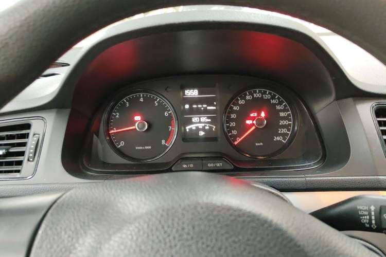 Used Volkswagen Gran Lavida 2013 1.6L Manual Fashion Model Instrument Cluster