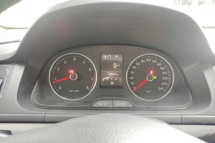 Used Volkswagen Gran Lavida 2013 1.4 TSI Automatic Comfort Model Instrument Cluster