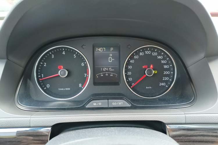 Used Volkswagen Gran Lavida 2013 1.6L Automatic Luxury Model Instrument Cluster