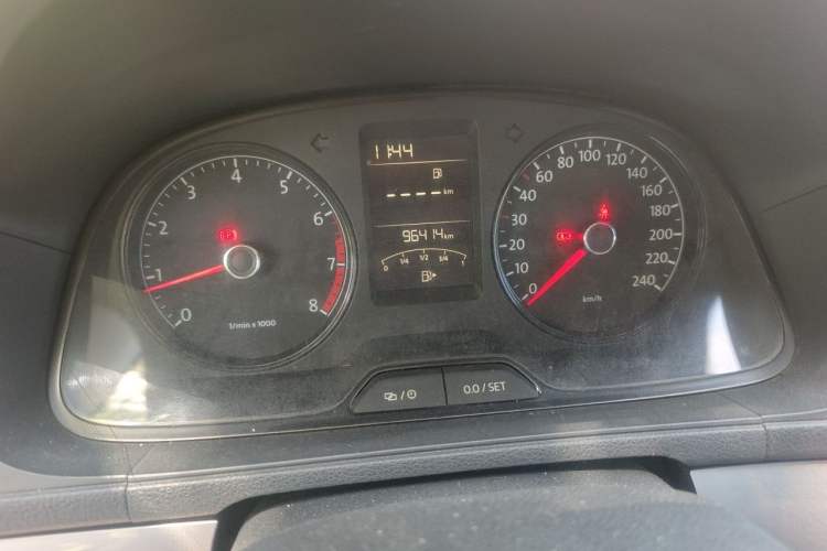 Used Volkswagen Gran Lavida 2013 1.6L Manual Fashion Model Instrument Cluster
