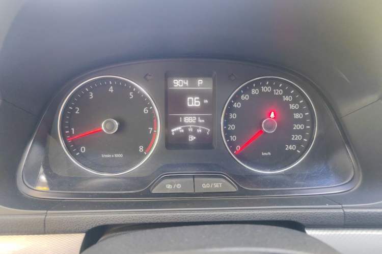 Used Volkswagen Gran Lavida 2013 1.4 TSI Automatic Comfort Model Instrument Cluster