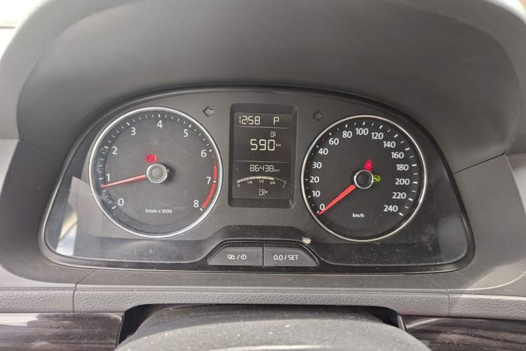 Used Volkswagen Gran Lavida 2013 1.6L Automatic Comfort Model Instrument Cluster