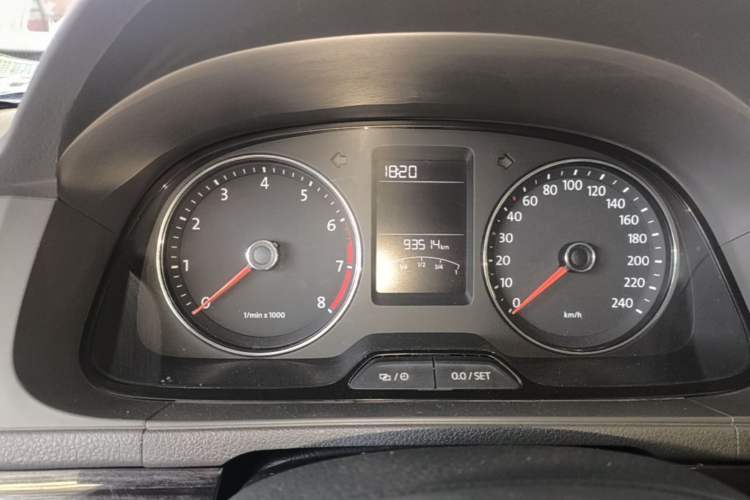 Used Volkswagen Gran Lavida 2013 1.4 TSI Automatic Comfort Model Instrument Cluster