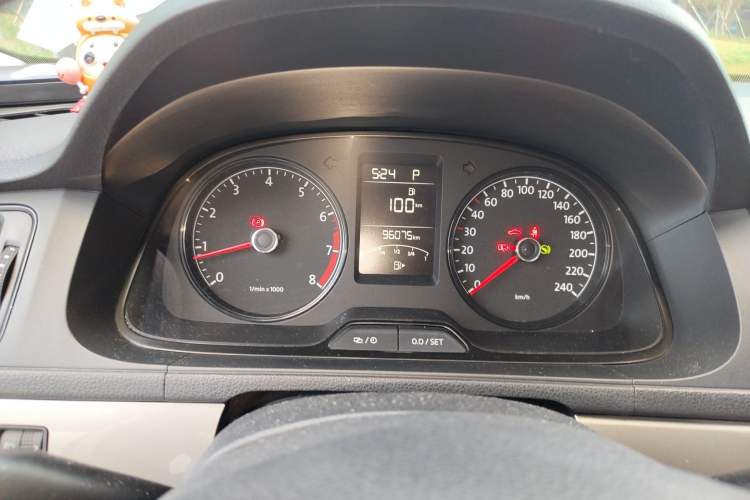 Used Volkswagen Gran Lavida 2013 1.6L Automatic Fashion Model Instrument Cluster