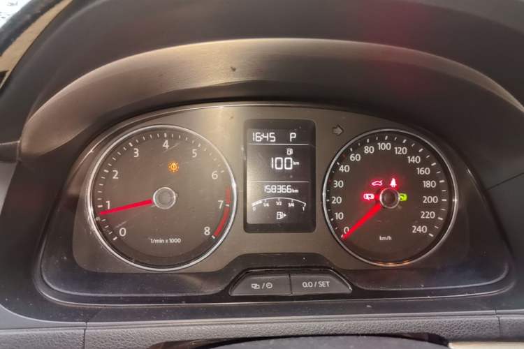 Used Volkswagen Gran Lavida 2013 1.4 TSI Automatic Comfort Model Instrument Cluster