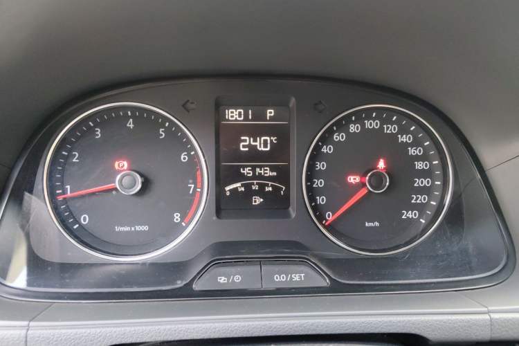 Used Volkswagen Gran Lavida 2013 1.4 TSI Automatic Comfort Model Instrument Cluster