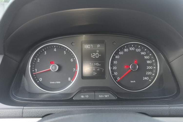 Used Volkswagen Gran Lavida 2013 1.6L Automatic Comfort Model Instrument Cluster