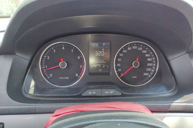 Used Volkswagen Gran Lavida 2013 1.4 TSI Automatic Comfort Model Instrument Cluster