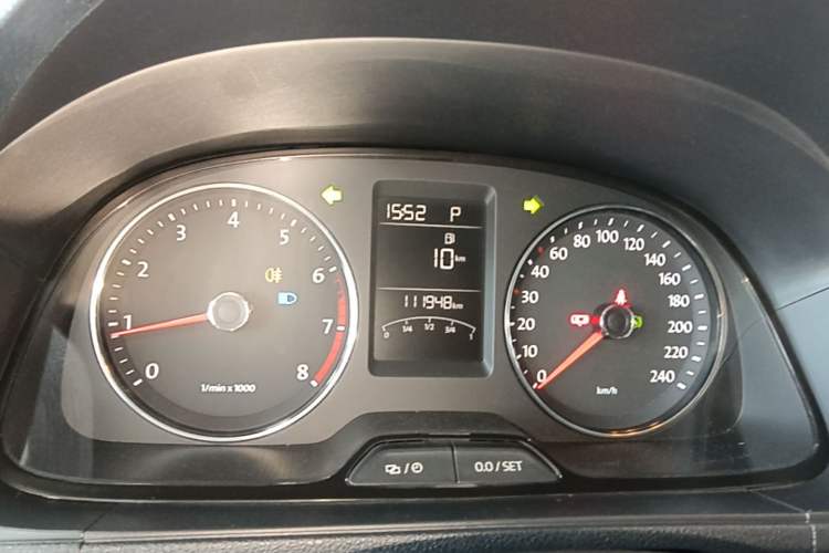 Used Volkswagen Gran Lavida 2013 1.4 TSI Automatic Comfort Model Instrument Cluster