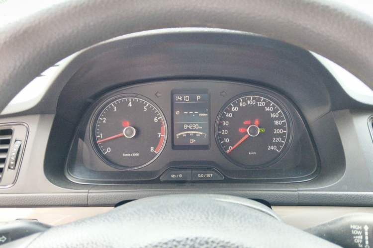 Used Volkswagen Gran Lavida 2013 1.6L Automatic Fashion Model Instrument Cluster