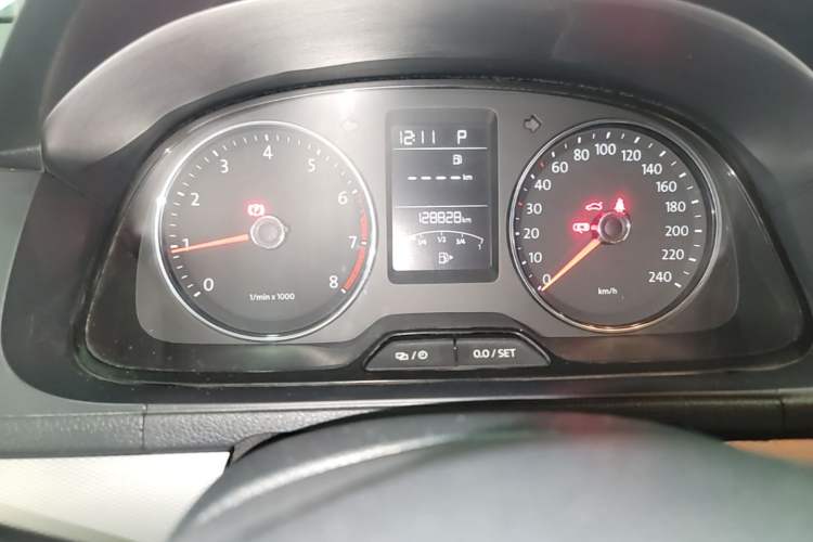 Used Volkswagen Gran Lavida 2013 1.4 TSI Automatic Comfort Model Instrument Cluster