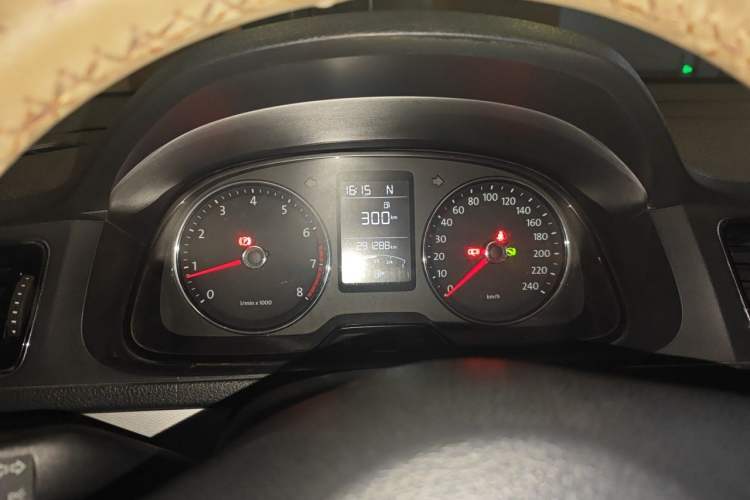 Used Volkswagen Gran Lavida 2013 1.6L Automatic Comfort Model Instrument Cluster