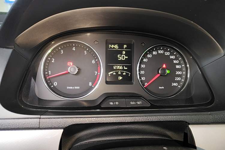 Used Volkswagen Gran Lavida 2013 1.6L Automatic Comfort Model Instrument Cluster