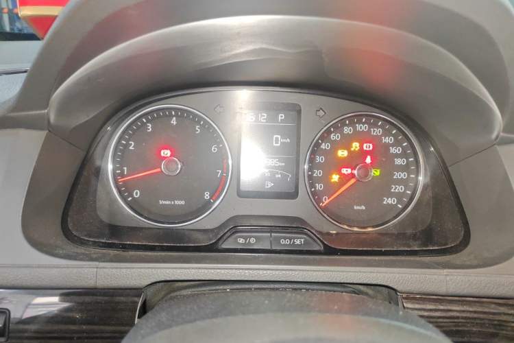 Used Volkswagen Gran Lavida 2013 1.4 TSI Automatic Comfort Model Instrument Cluster