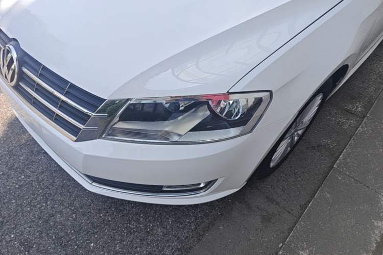 Used Volkswagen Gran Lavida 2013 1.6L Automatic Comfort Model Left Front Headlight