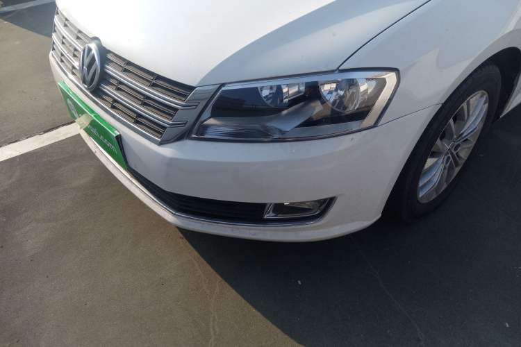 Used Volkswagen Gran Lavida 2013 1.6L Automatic Luxury Model Left Front Headlight