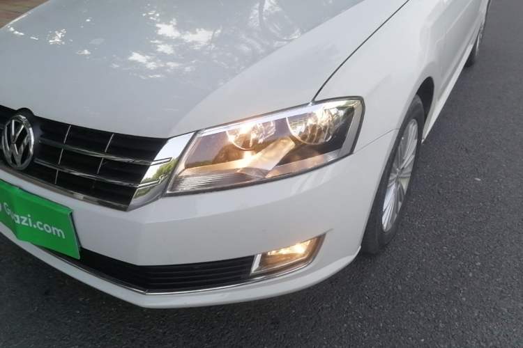 Used Volkswagen Gran Lavida 2013 1.6L Automatic Comfort Model Left Front Headlight