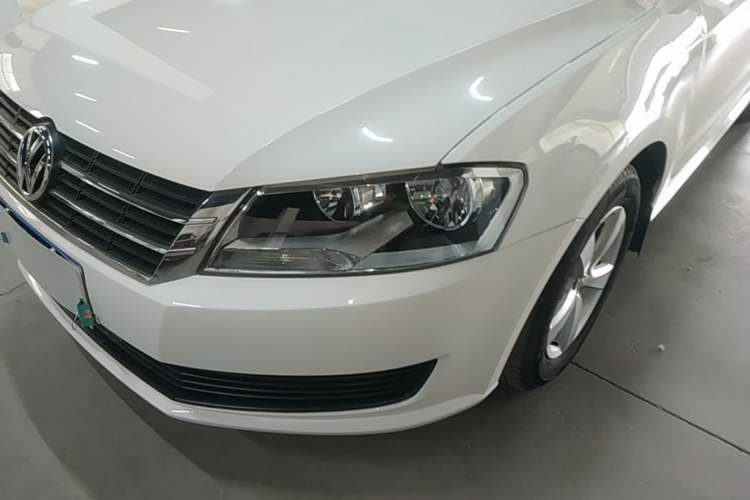 Used Volkswagen Gran Lavida 2013 1.6L Automatic Fashion Model Left Front Headlight