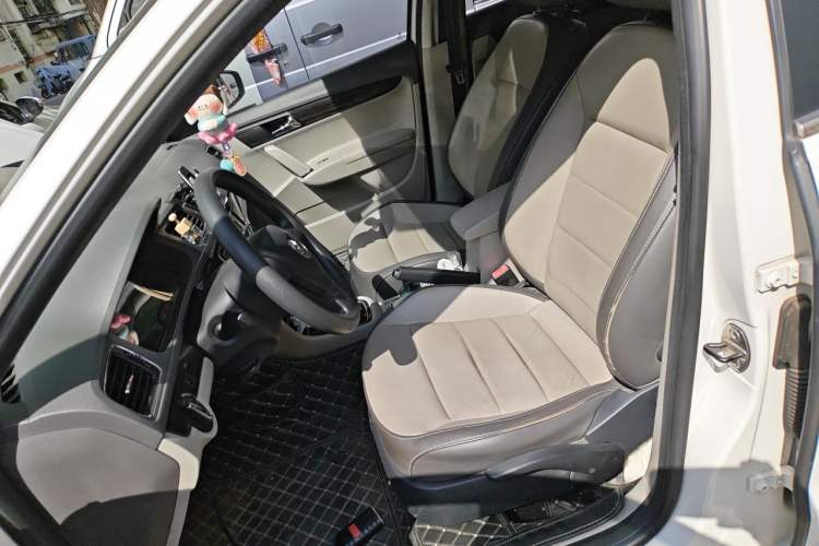 Used Volkswagen Gran Lavida 2013 1.6L Automatic Comfort Model Left Front Seat