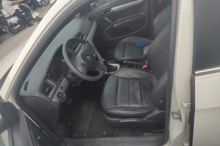 Used Volkswagen Gran Lavida 2013 1.4 TSI Automatic Comfort Model Left Front Seat