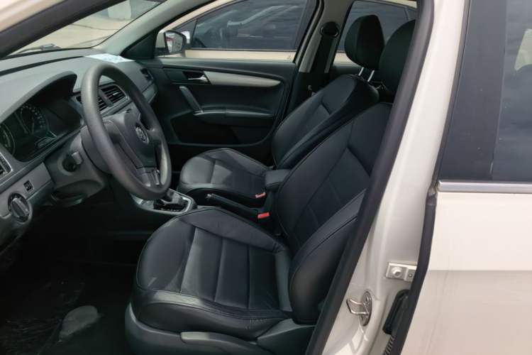 Used Volkswagen Gran Lavida 2013 1.4 TSI Automatic Comfort Model Left Front Seat