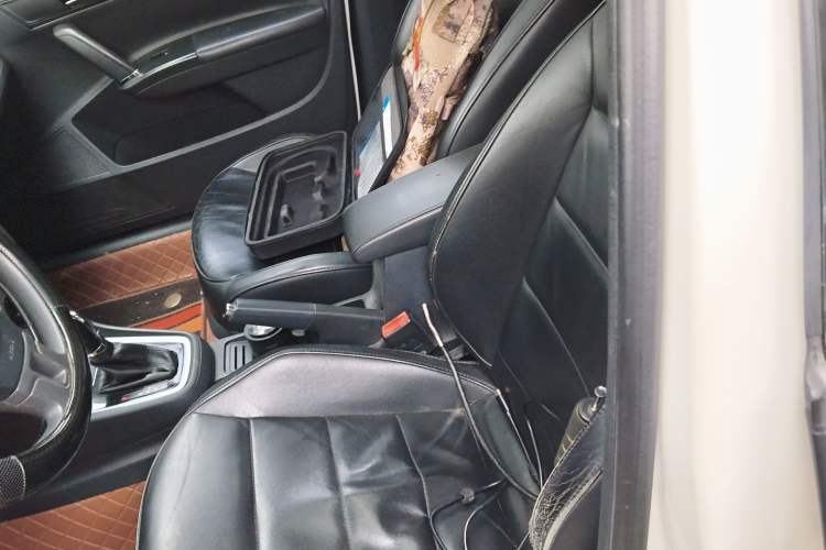 Used Volkswagen Gran Lavida 2013 1.6L Automatic Comfort Model Left Front Seat