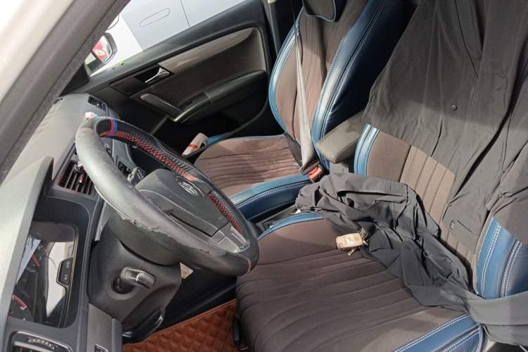Used Volkswagen Gran Lavida 2013 1.6L Automatic Fashion Model Left Front Seat