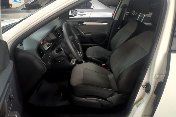 Used Volkswagen Gran Lavida 2013 1.6L Manual Fashion Model Left Front Seat