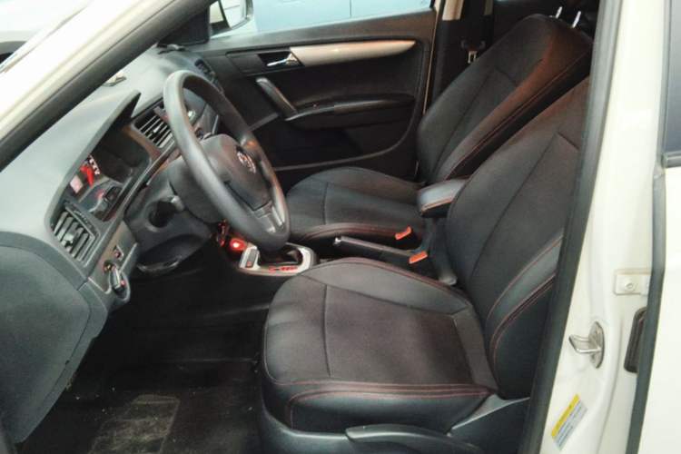 Used Volkswagen Gran Lavida 2013 1.6L Automatic Fashion Model Left Front Seat