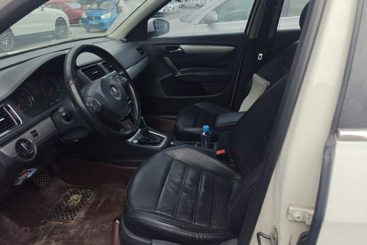 Used Volkswagen Gran Lavida 2013 1.4 TSI Automatic Comfort Model Left Front Seat