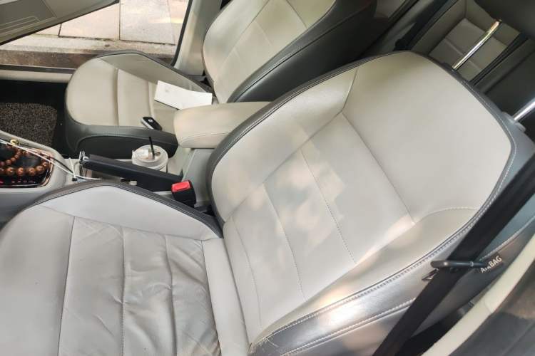 Used Volkswagen Gran Lavida 2013 1.6L Automatic Comfort Model Left Front Seat