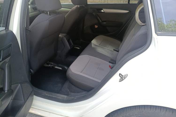 Used Volkswagen Gran Lavida 2013 1.6L Automatic Fashion Model Left Rear Seat