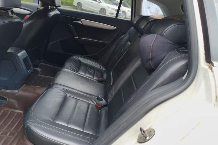 Used Volkswagen Gran Lavida 2013 1.6L Manual Comfort Model Left Rear Seat
