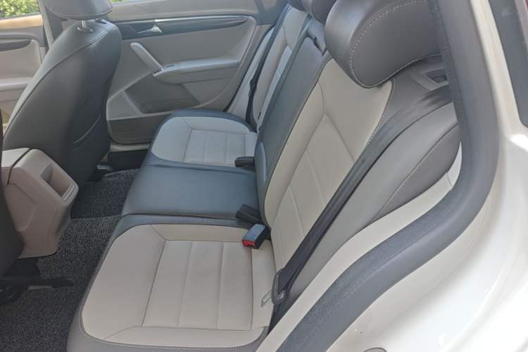 Used Volkswagen Gran Lavida 2013 1.6L Automatic Comfort Model Left Rear Seat