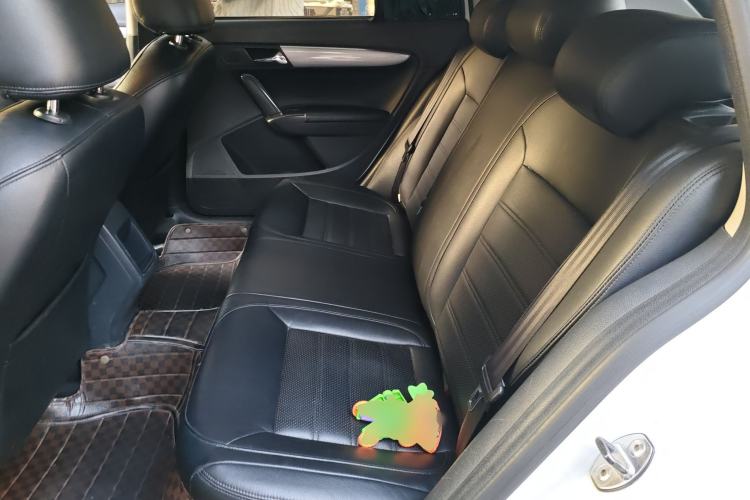 Used Volkswagen Gran Lavida 2013 1.6L Automatic Fashion Model Left Rear Seat