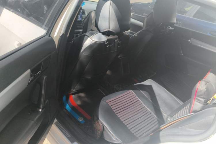 Used Volkswagen Gran Lavida 2013 1.6L Automatic Comfort Model Left Rear Seat