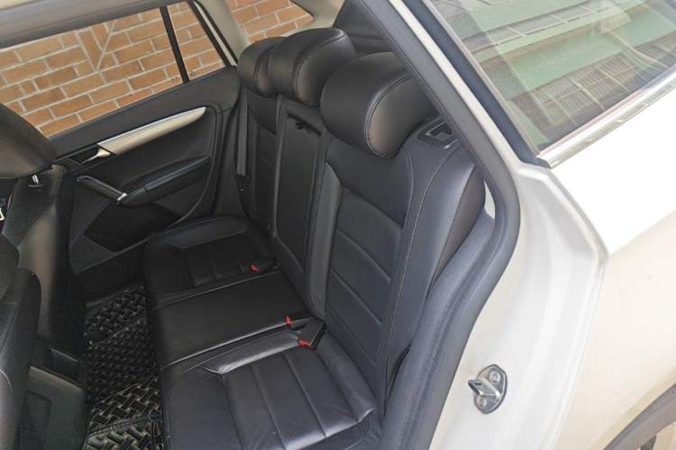 Used Volkswagen Gran Lavida 2013 1.6L Manual Comfort Model Left Rear Seat