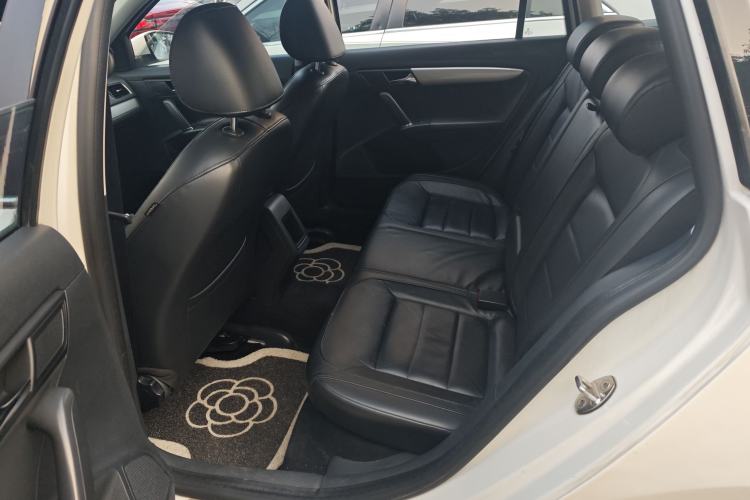 Used Volkswagen Gran Lavida 2013 1.6L Automatic Comfort Model Left Rear Seat
